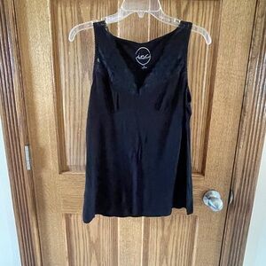 Chic Black Lace Trim Sleeveless Top XL